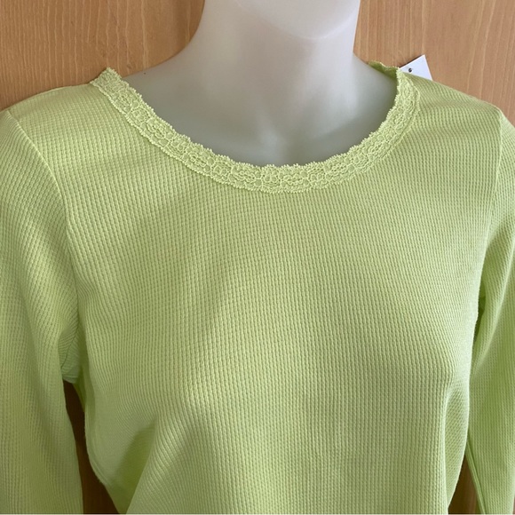 American Eagle • Long Sleeve Lace Trim Waffle Knit Tee in Lime - Picture 4 of 13